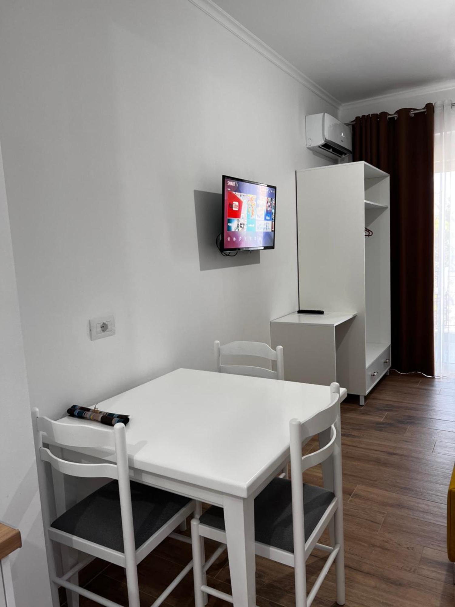 The Gwen Apartment Sarande Exterior photo