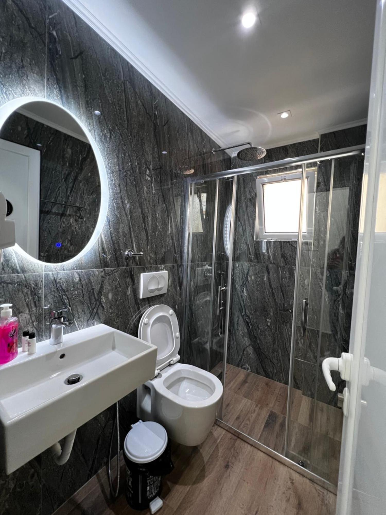 The Gwen Apartment Sarande Exterior photo