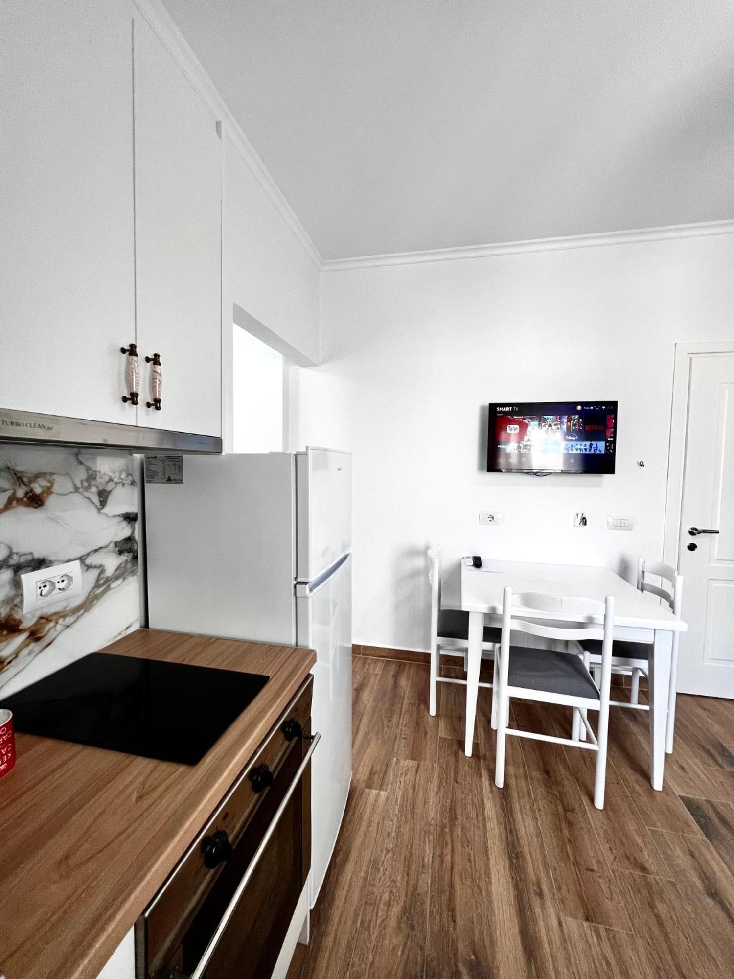 The Gwen Apartment Sarande Exterior photo