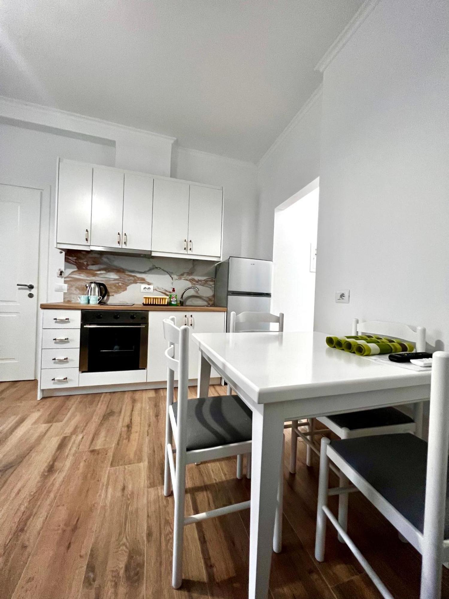 The Gwen Apartment Sarande Exterior photo