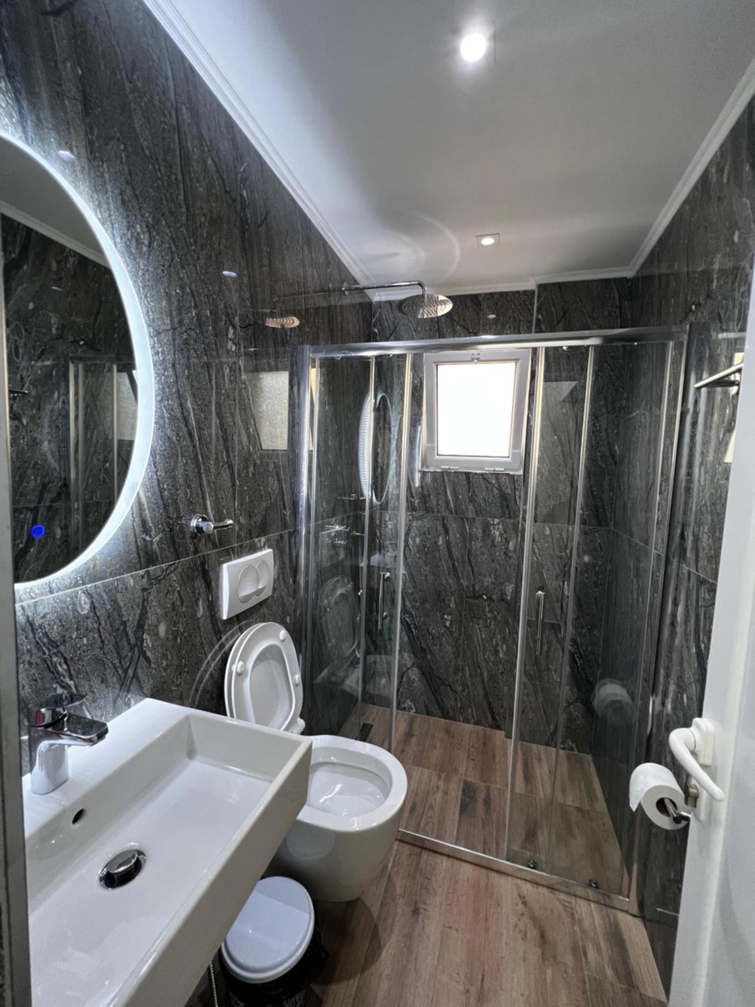 The Gwen Apartment Sarande Exterior photo
