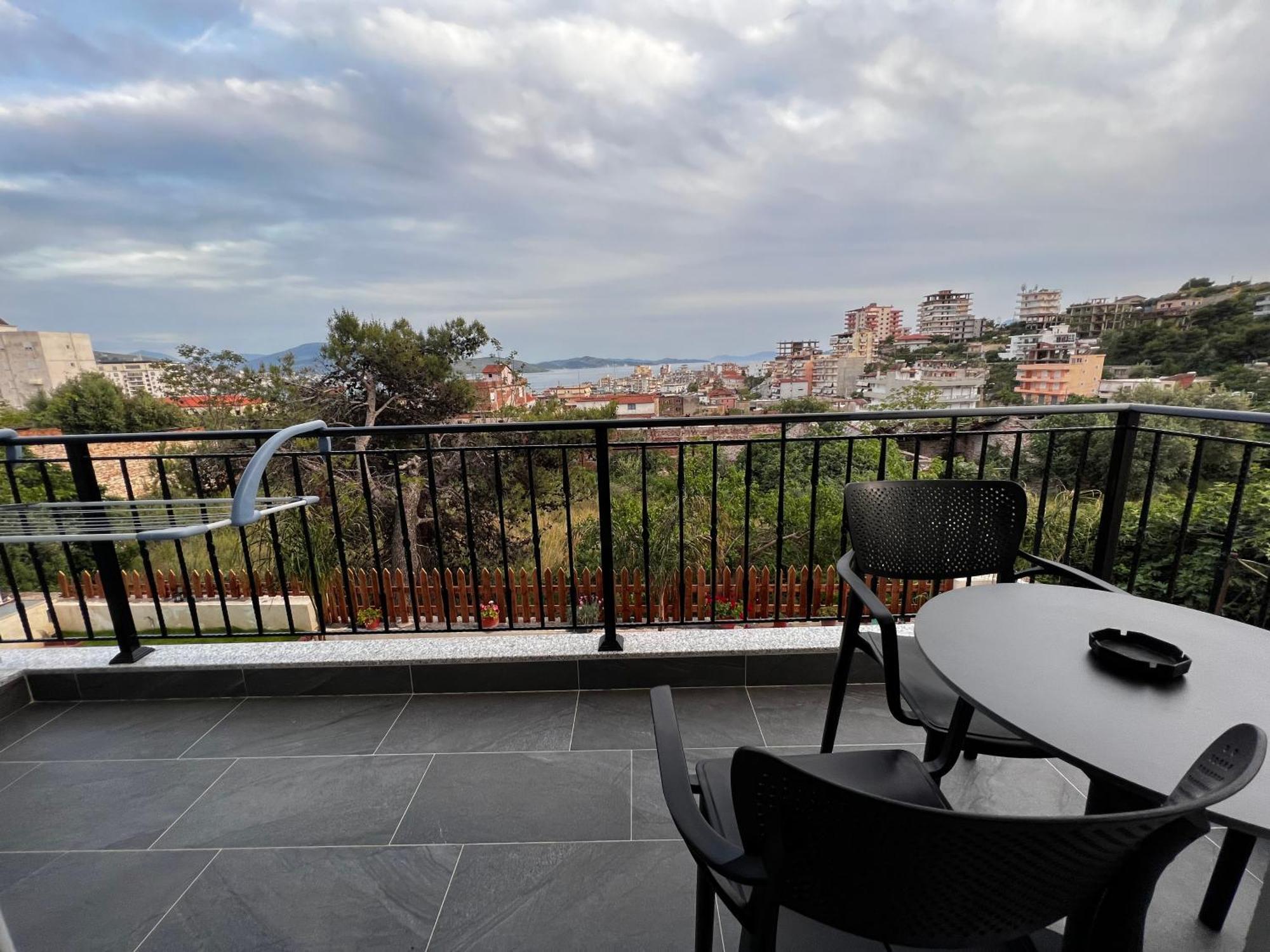 The Gwen Apartment Sarande Exterior photo